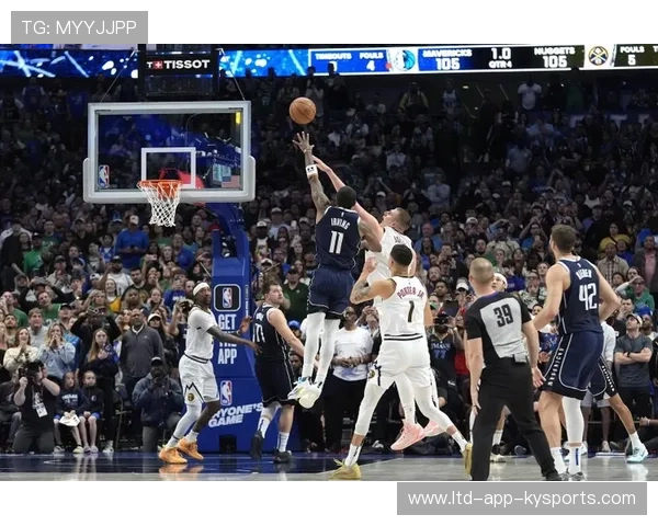 东契奇突破后抛投再度得手，独行侠继续巩固领先